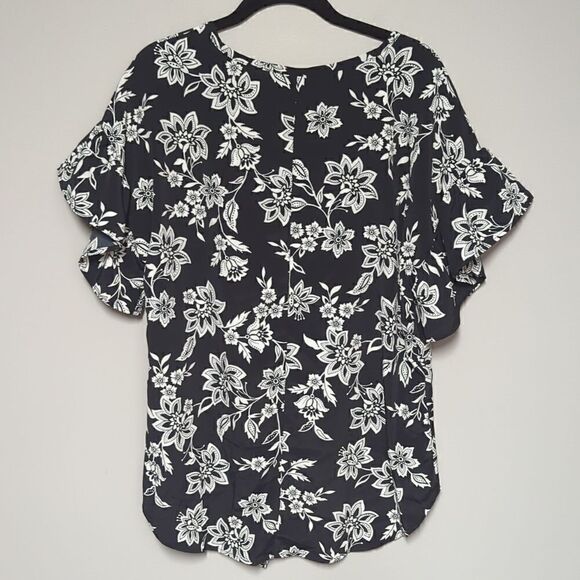 NWT Shop Basic Black Floral Short Sleeve Blouse - Picture 4 of 6